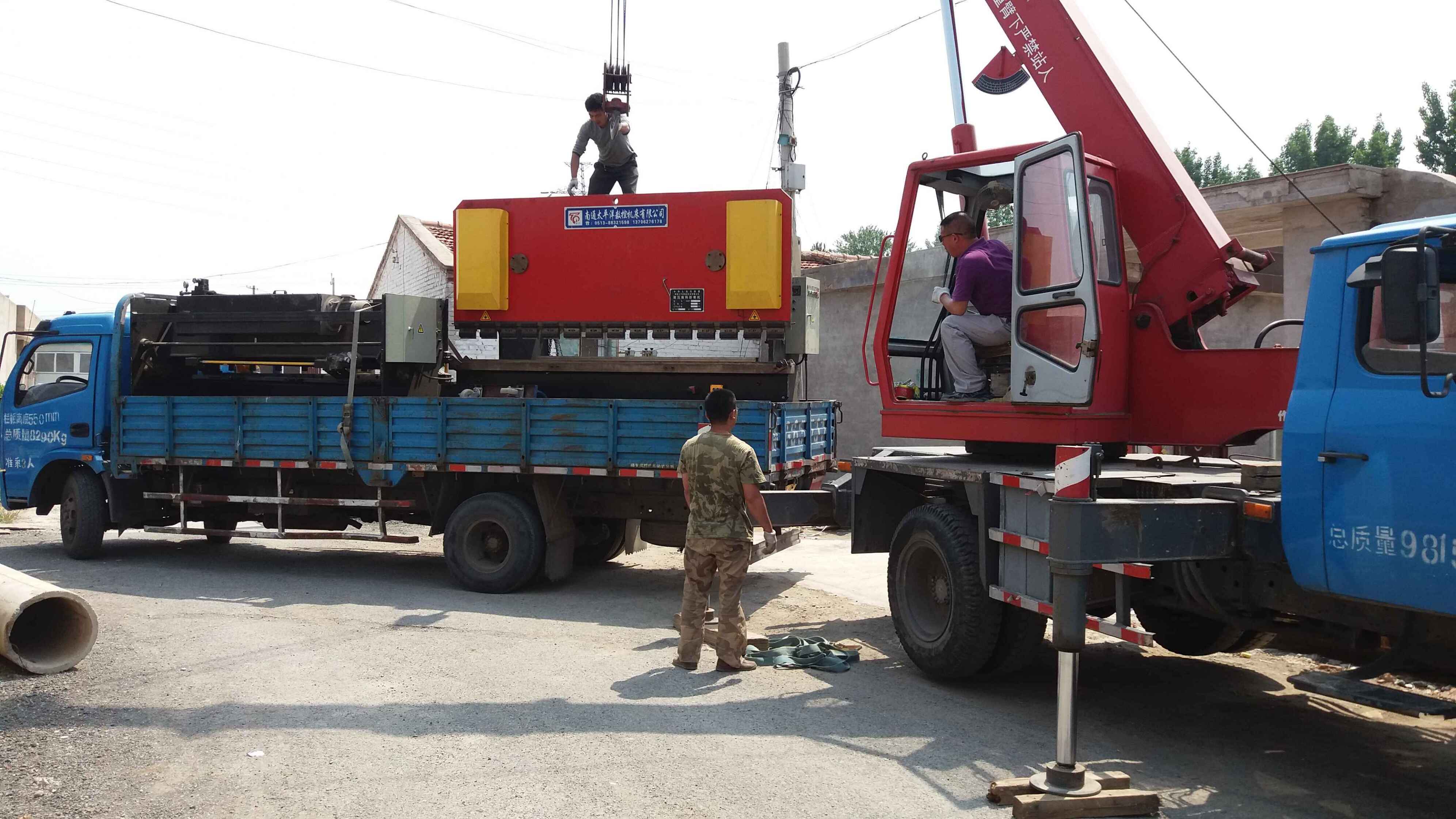 北京設(shè)備搬遷起重機(jī)吊裝成功案例